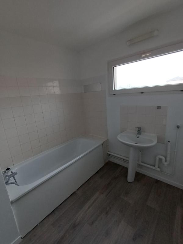 Photo d'un Appartement en location à L ISLE D ABEAU (38080)