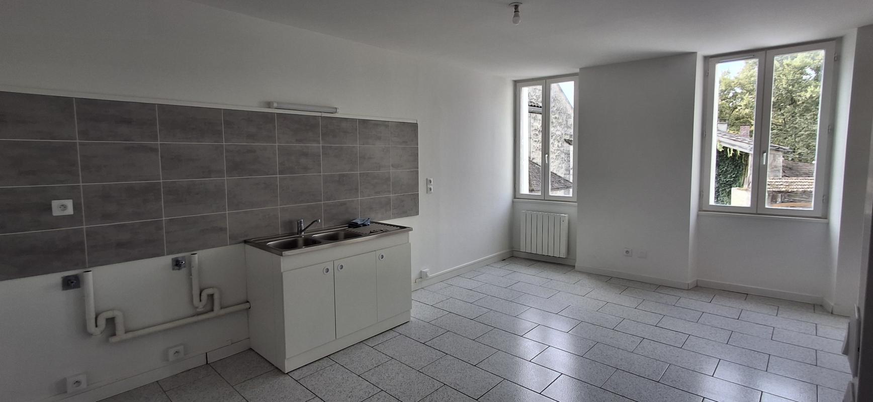 Photo d'un Appartement en location à AUBERIVES EN ROYANS (38680)