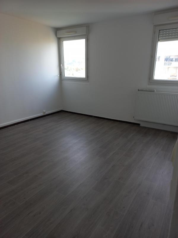 Photo d'un Appartement en location à LES ROCHES DE CONDRIEU (38370)