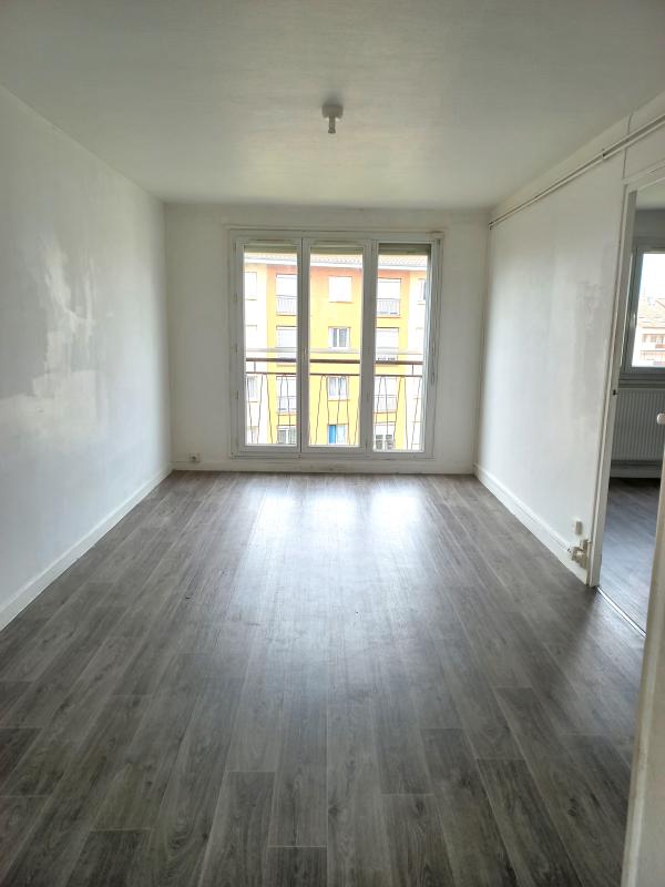 Photo d'un Appartement en location à LE PEAGE DE ROUSSILLON (38550)