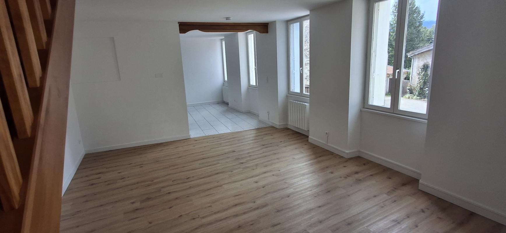 Photo d'un Appartement en location à AUBERIVES EN ROYANS (38680)