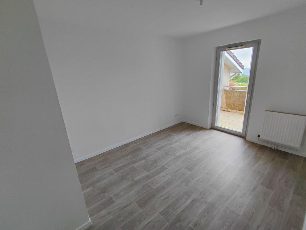 Photo d'un Appartement en location à POMMIER DE BEAUREPAIRE (38260)