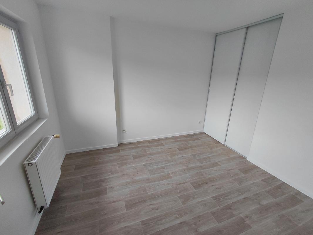 Photo d'un Appartement en location à POMMIER DE BEAUREPAIRE (38260)