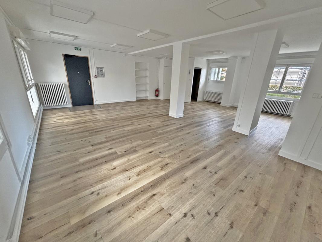 Photo d'un Bureau en location à BOURGOIN JALLIEU (38300)