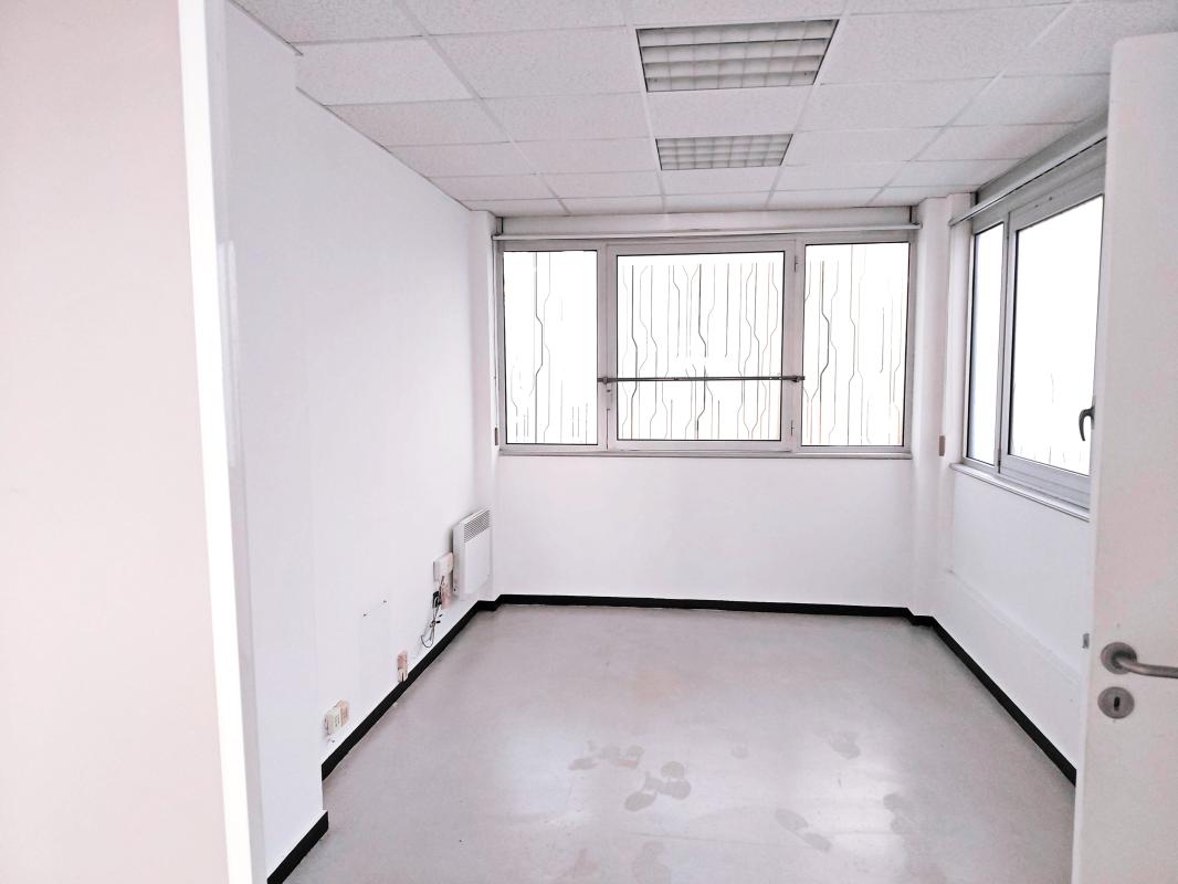 Photo d'un Bureau en location à VILLEFONTAINE (38090)