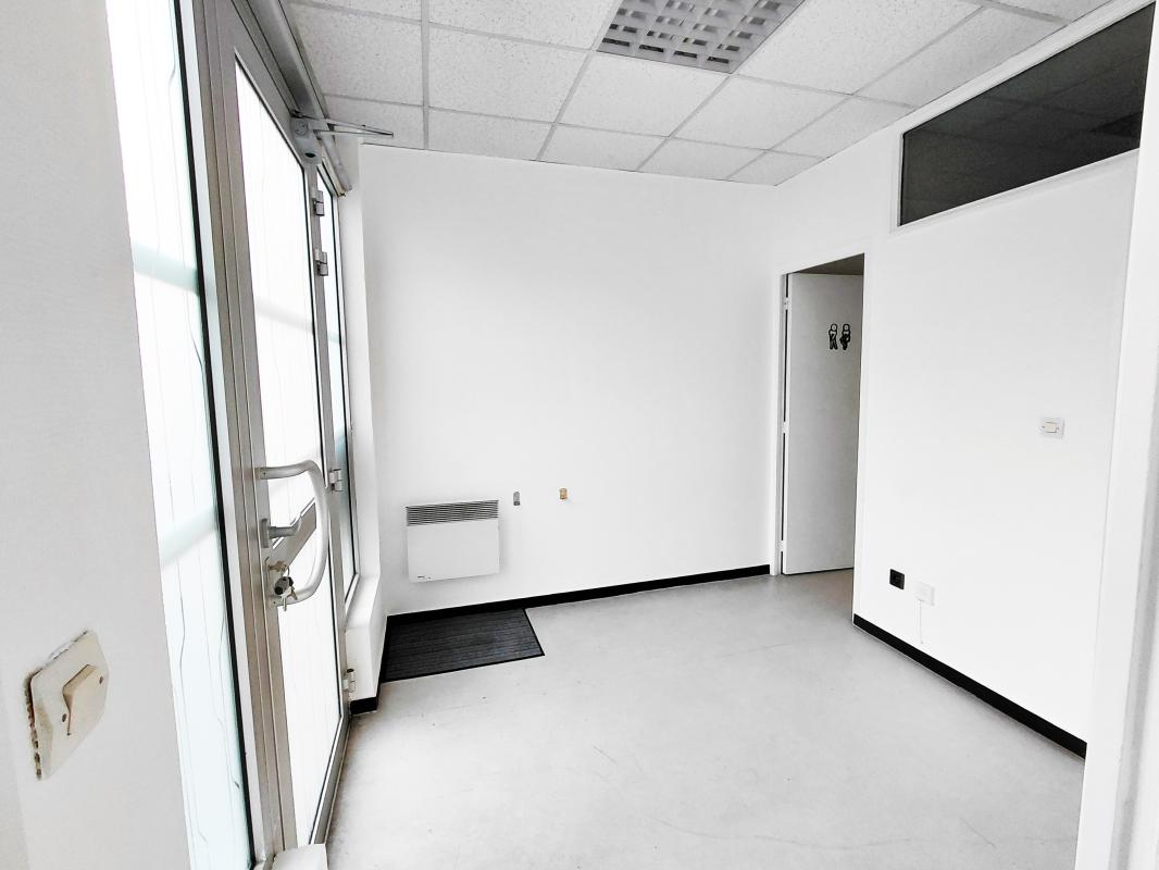 Photo d'un Bureau en location à VILLEFONTAINE (38090)