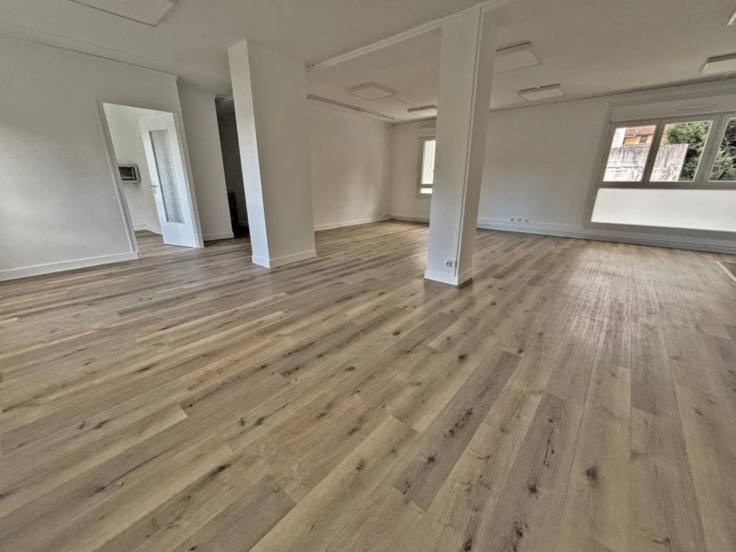 Photo d'un Bureau en location à BOURGOIN JALLIEU (38300)