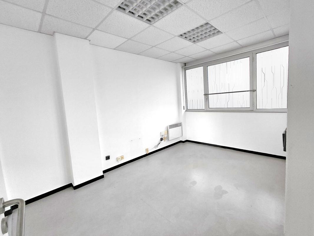 Photo d'un Bureau en location à VILLEFONTAINE (38090)