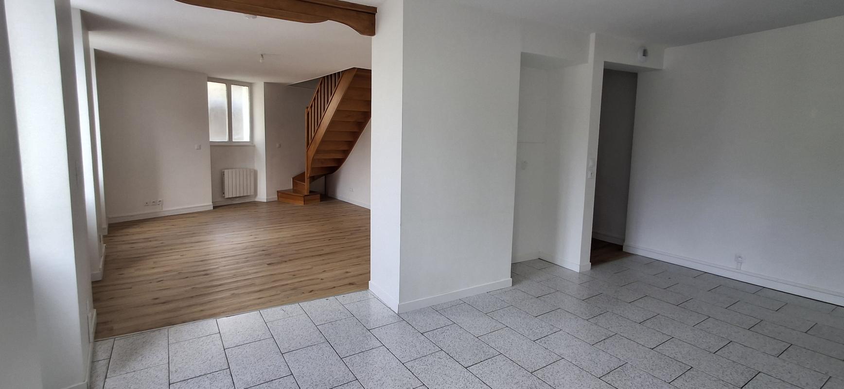Photo d'un Appartement en location à AUBERIVES EN ROYANS (38680)