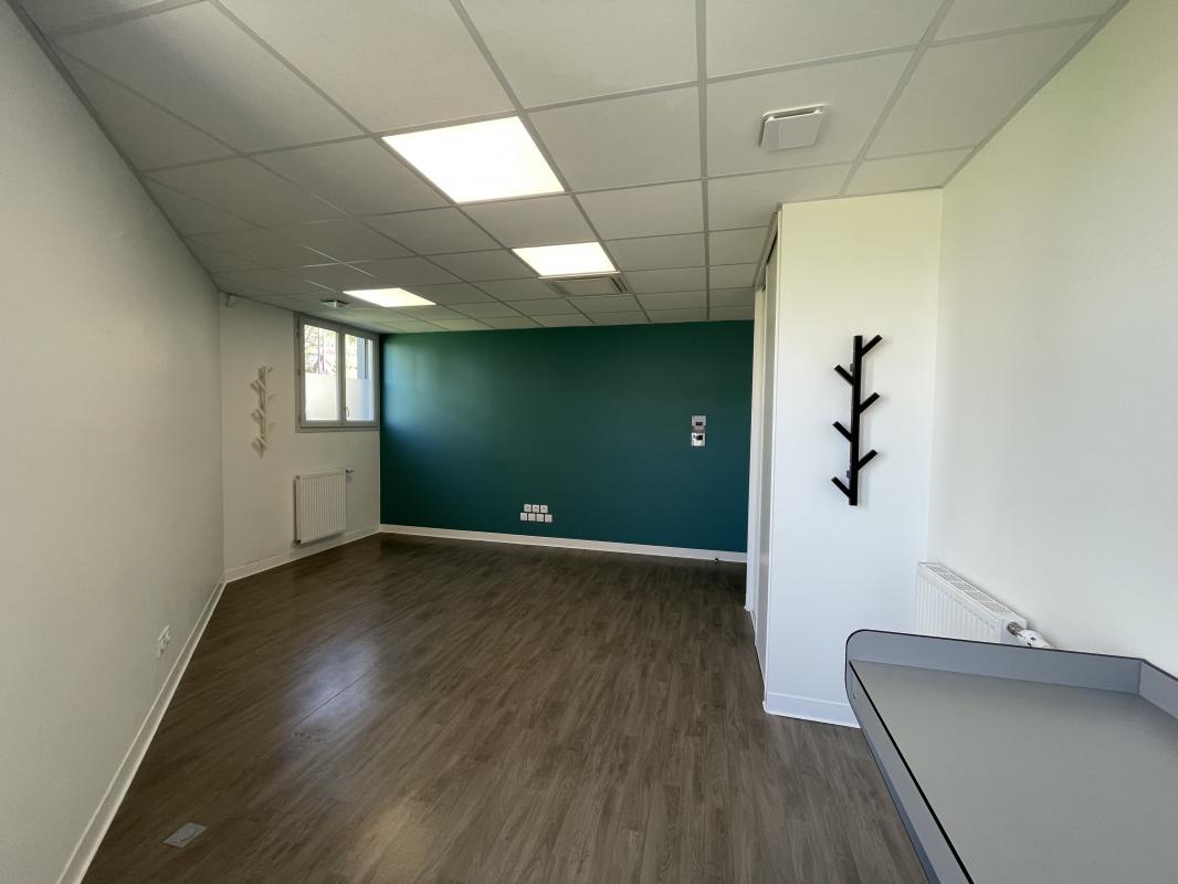 Photo d'un Local d'activité en location à VOREPPE (38340)