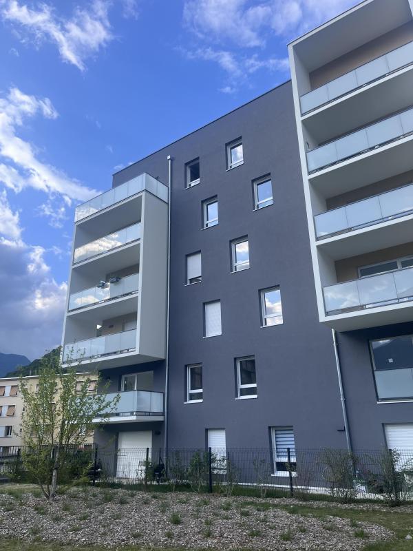 Photo d'un Garage/box en vente à ST MARTIN LE VINOUX (38950)