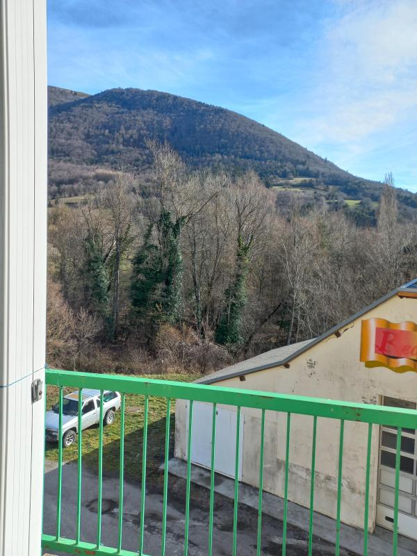 Photo d'un Appartement en location à LA SALLE EN BEAUMONT (38350)