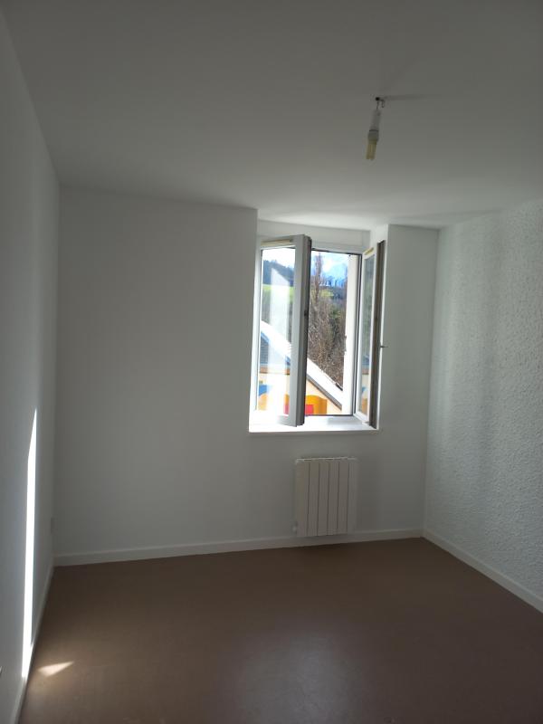 Photo d'un Appartement en location à LA SALLE EN BEAUMONT (38350)