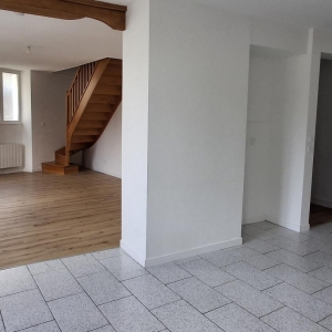 Photo d'un Appartement en location à AUBERIVES EN ROYANS (38680)